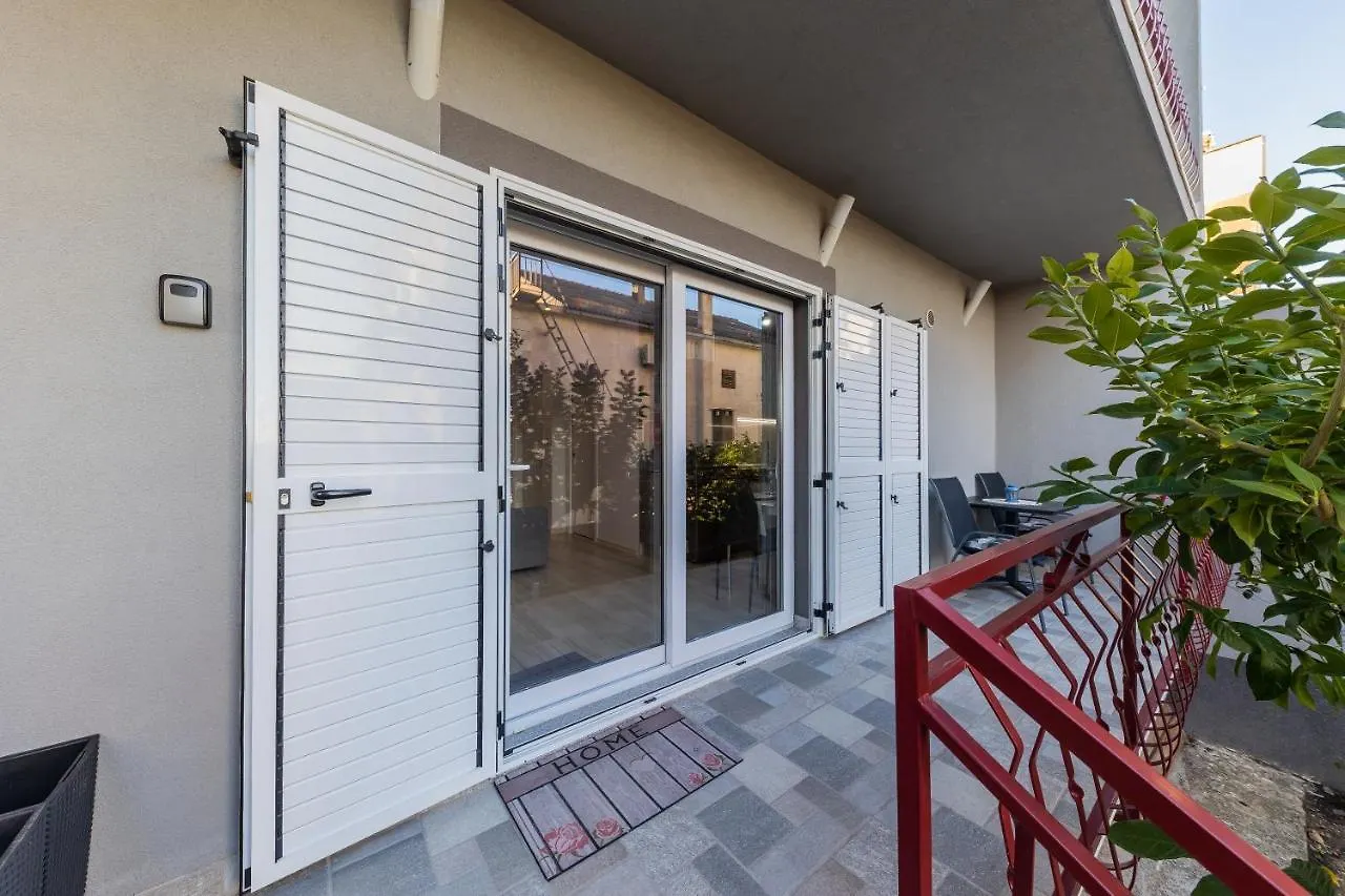 Quiet Comfortable Apartment Quo Vadis Croatia