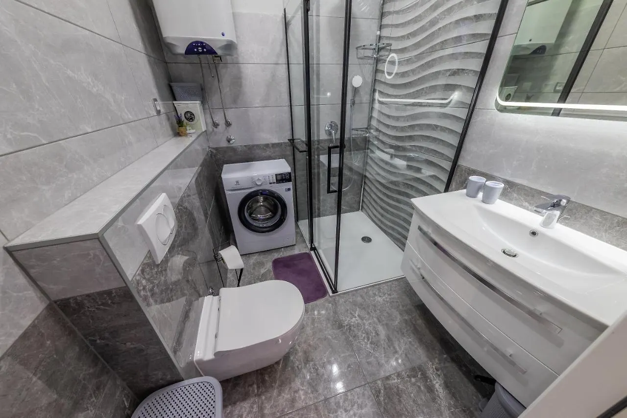 Quiet Comfortable Apartment Quo Vadis Kastela Croatia