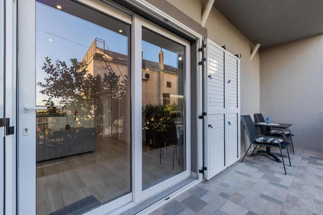 Quiet Comfortable Apartment Quo Vadis Kastela
