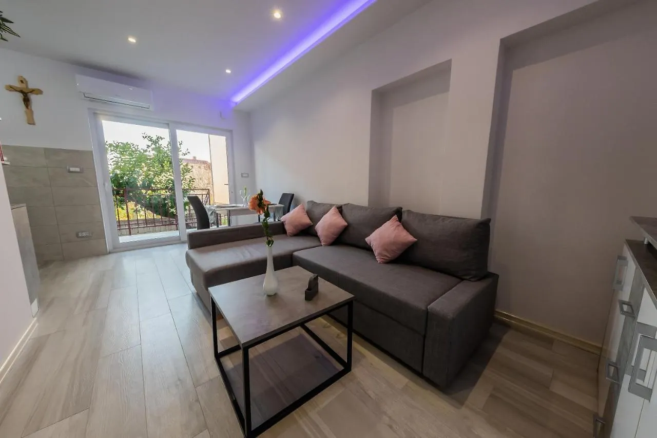 Quiet Comfortable Apartment Quo Vadis Kastela